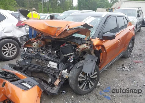 2019 Nissan Kicks Sr z USA, uszkodzony, nr VIN 3N1CP5CU6KL554320